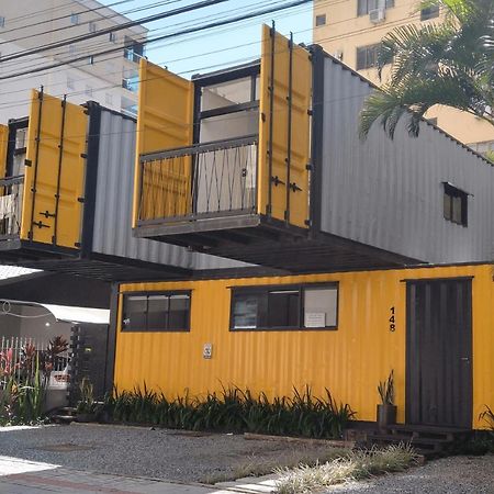 Aps Em Container Na Meia Praia, Itapema, Sc - Tetto Stays Extérieur photo